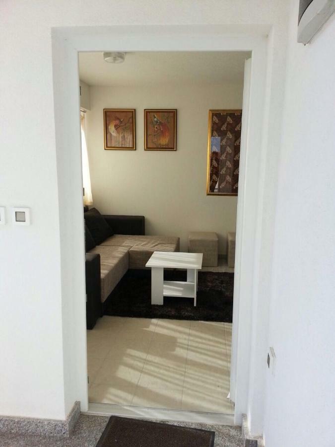 Kartini Apartment Nin Eksteriør billede